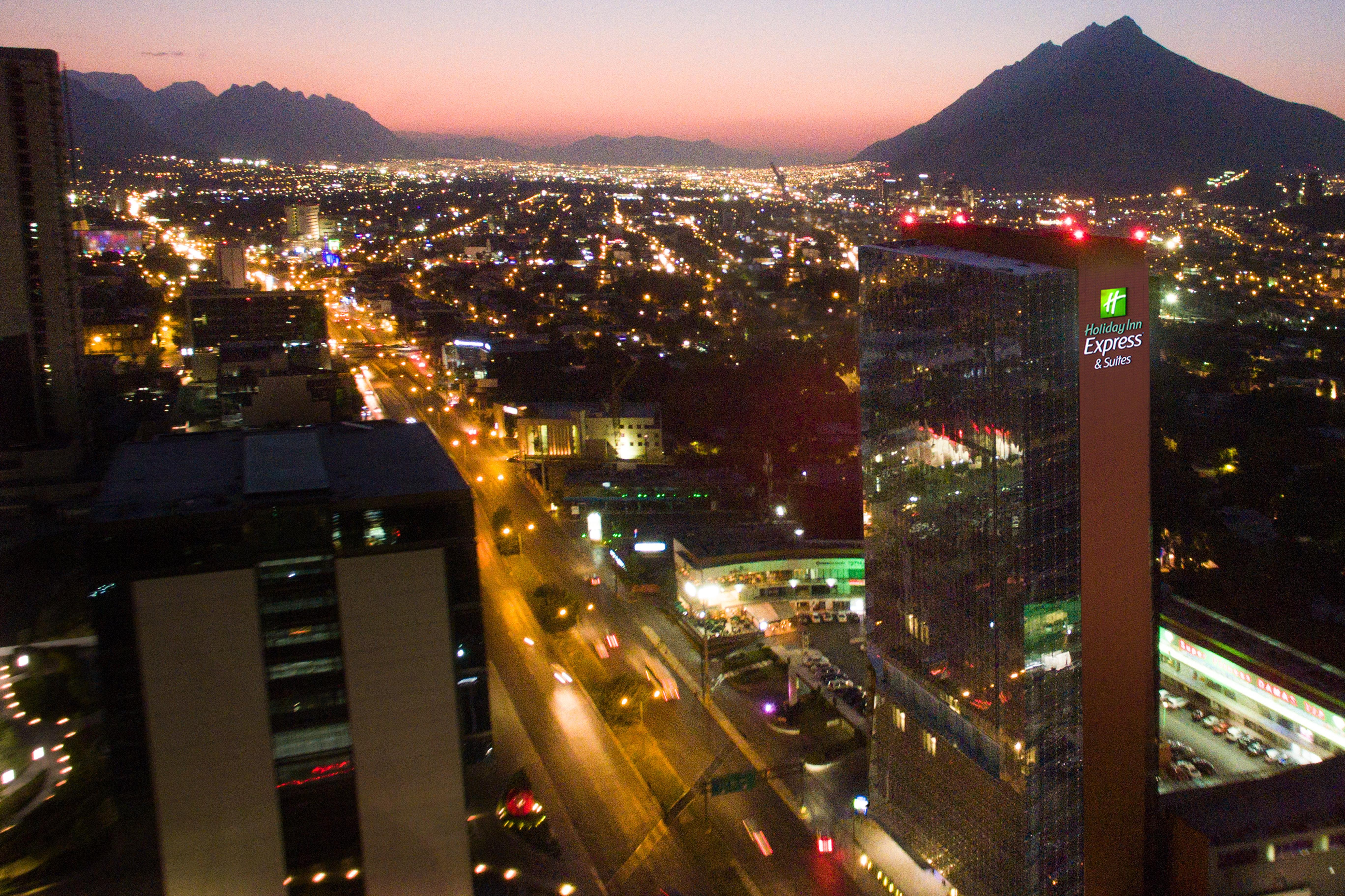 Holiday Inn Express & Suites Monterrey Valle By Ihg San Pedro Garza Garcia Εξωτερικό φωτογραφία