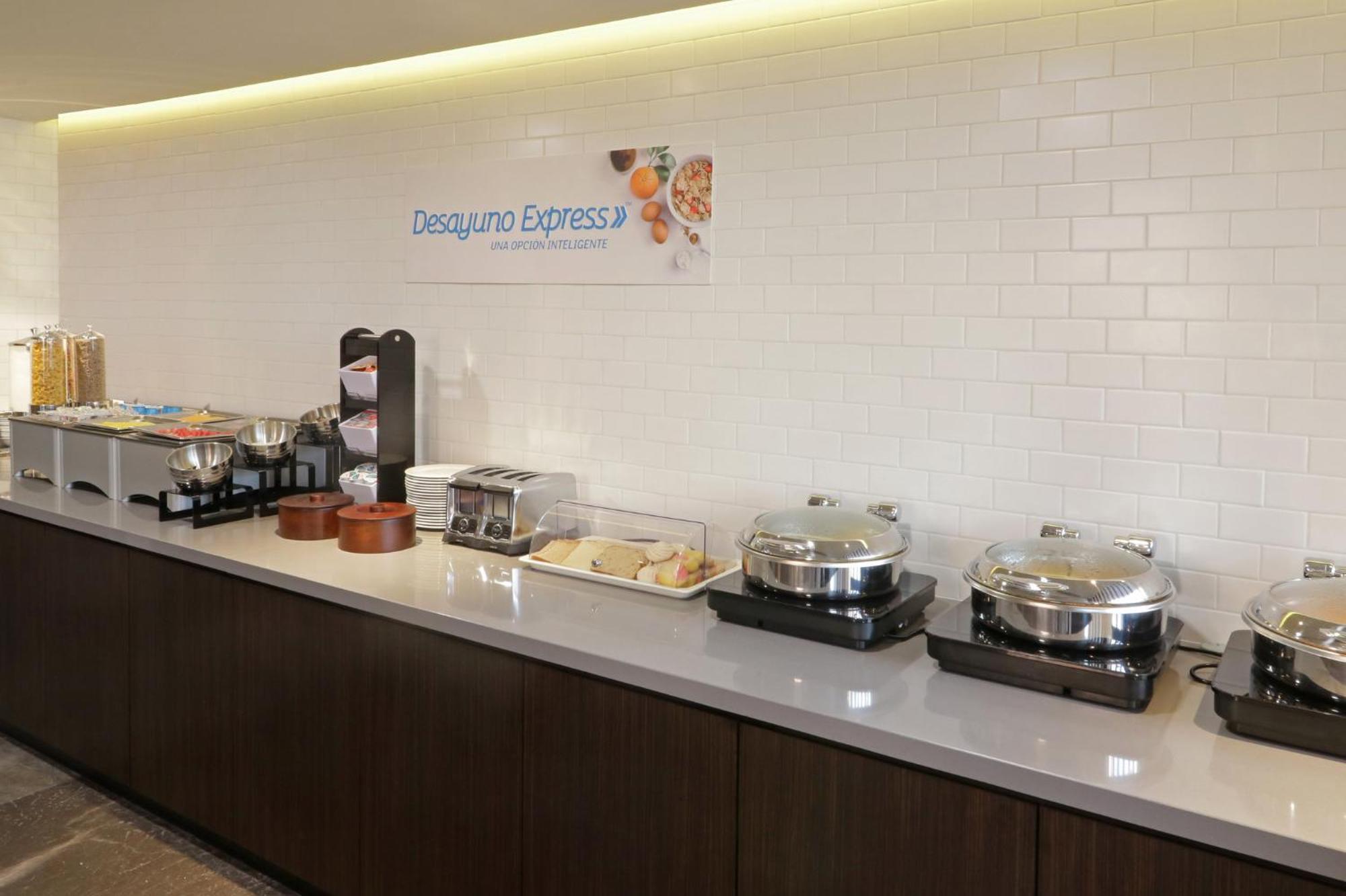 Holiday Inn Express & Suites Monterrey Valle By Ihg San Pedro Garza Garcia Εξωτερικό φωτογραφία